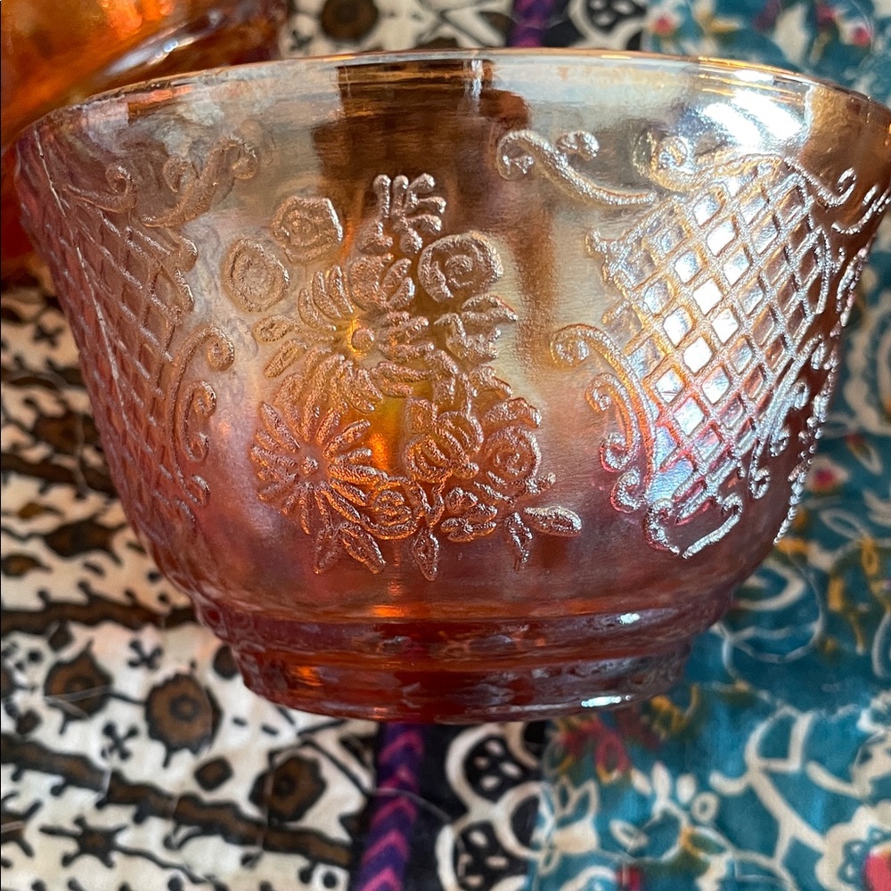 Elegant Amber Glass Tea Cups Set - Picture 2 of 4